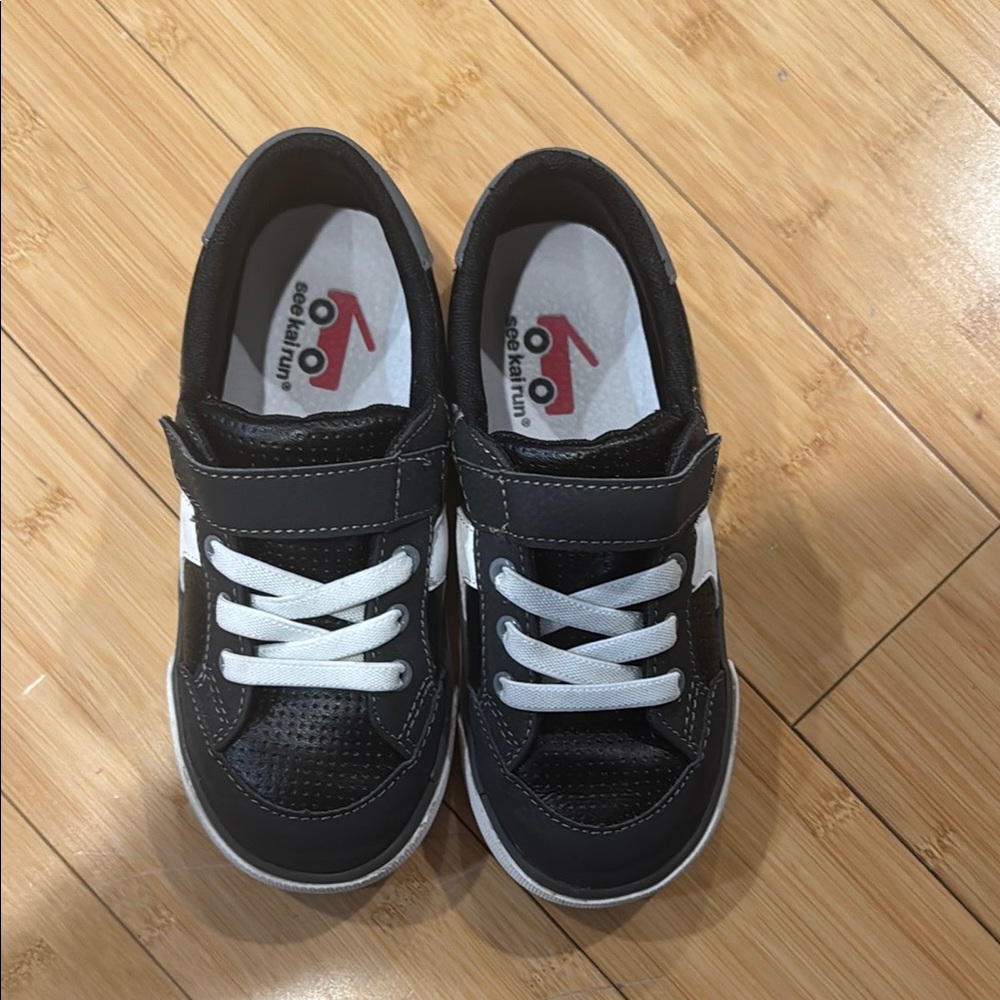 Connor Black Leather Sneakers